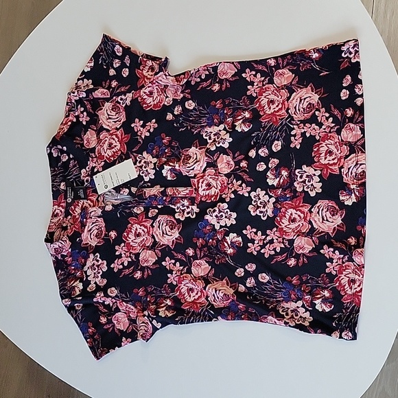 NWT Women's Blouse - Picture 1 of 3